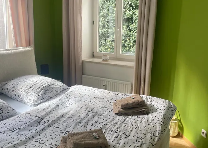 Am Altmarkt, Fuer Bis Zu 4 Personen, 55qm アパート コットブス